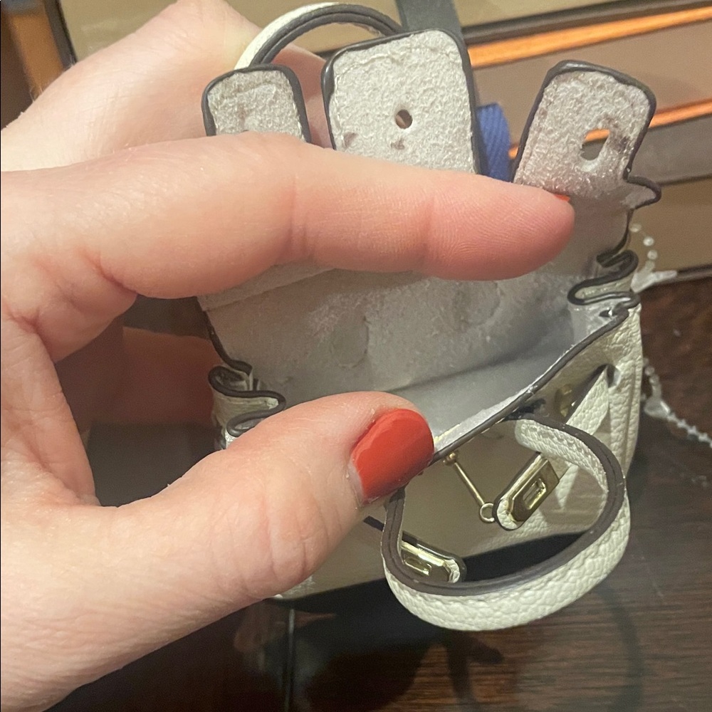 New Ear Bud Holder Cream Handbag Purse Charm - Picture 3 of 9